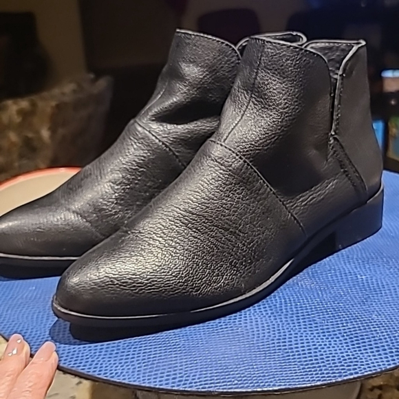 LUCKY BRAND Paramo Black Pebbled Leather Ankle Boots. Sz. 7.5.(#1396) - Picture 5 of 15